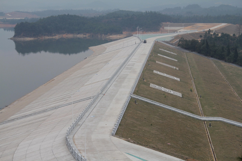 丰都会紫云山水库除险加固工程.jpg
